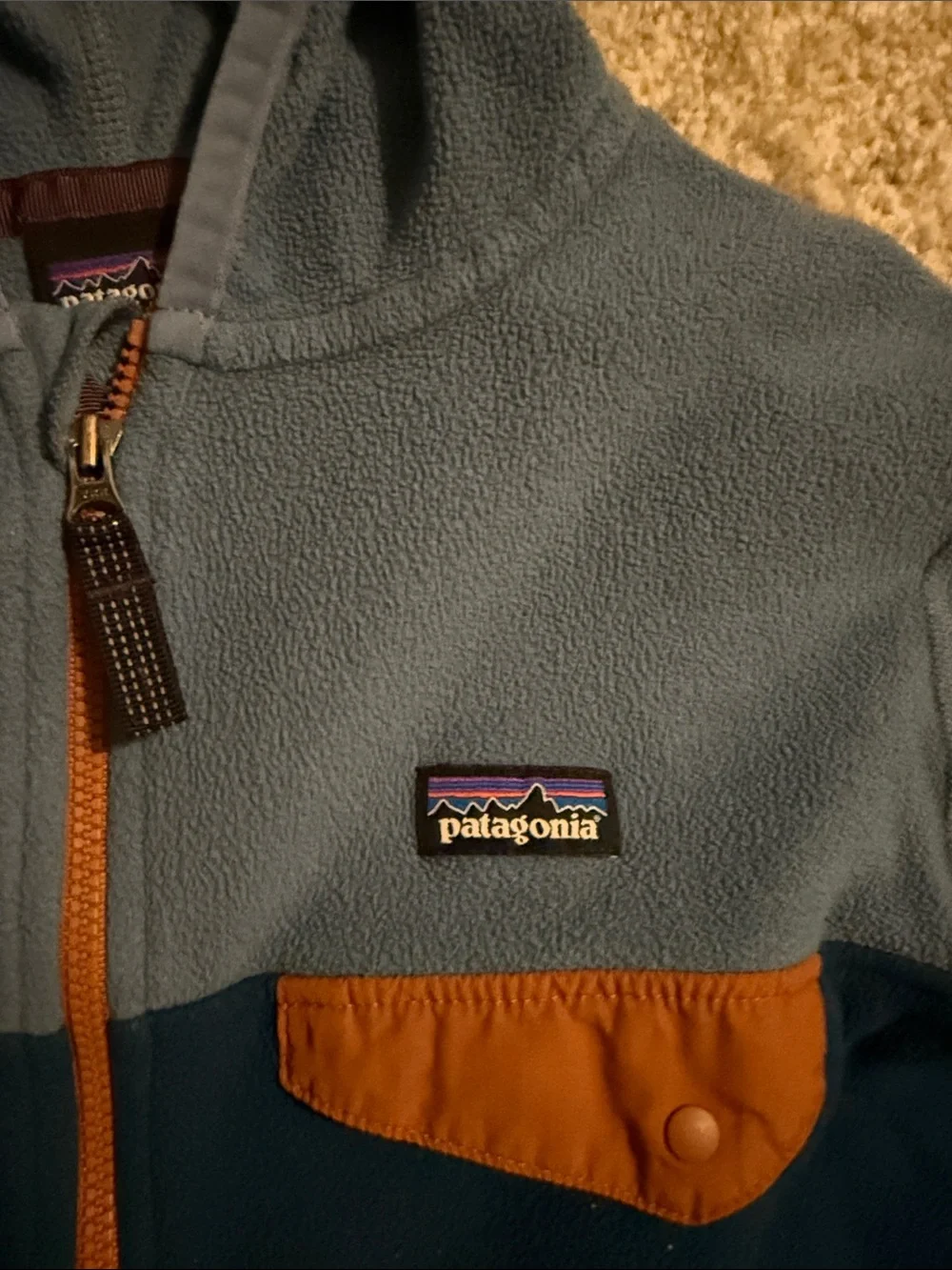 Patagonia Kids Two-Tone Blue Hooded Fleece Jacket with Chest Pocket - Picture 2 of 4